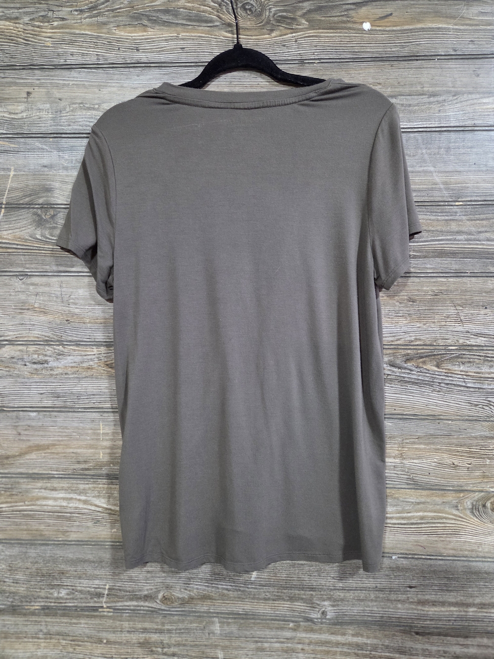 Thread & Supply Olive Green V- Neck Tee  Women's Medium Soft Everyday Basic Top - Picture 3 of 4